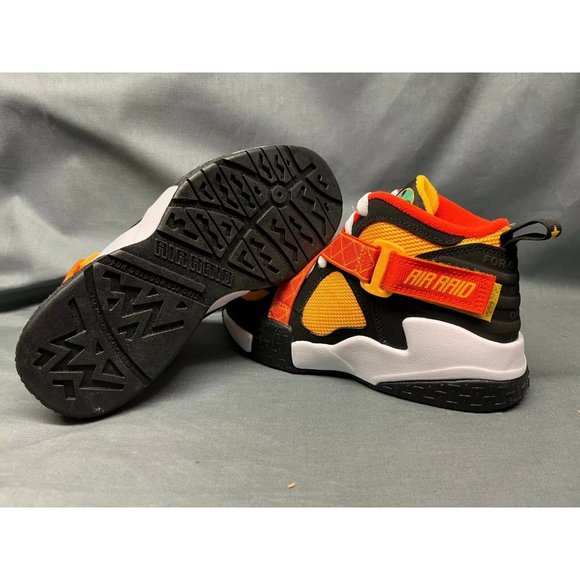 Nike Boys Air Raid (GS) Sneakers Roswell Rayguns Edition Size 4 NEW IN BOX! - Picture 2 of 11